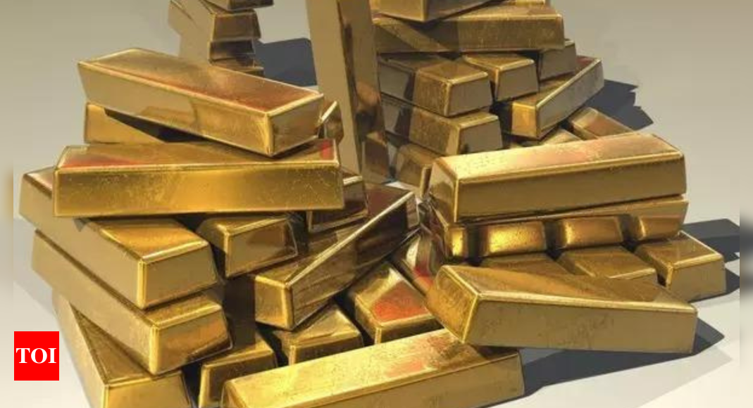 US-based NRI uses minor daughter to smuggle gold worth Rs 4.86 crore