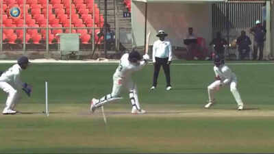 Kerala hold nerve to make maiden Ranji Trophy final | Cricket News ...