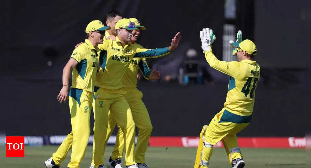 AUS vs ENG Live: Dwarshuis removes Smith, Salt