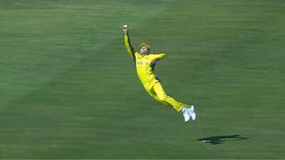 Catch of the Tournament? Alex Carey’s heroic grab leaves fans stunned - Watch
