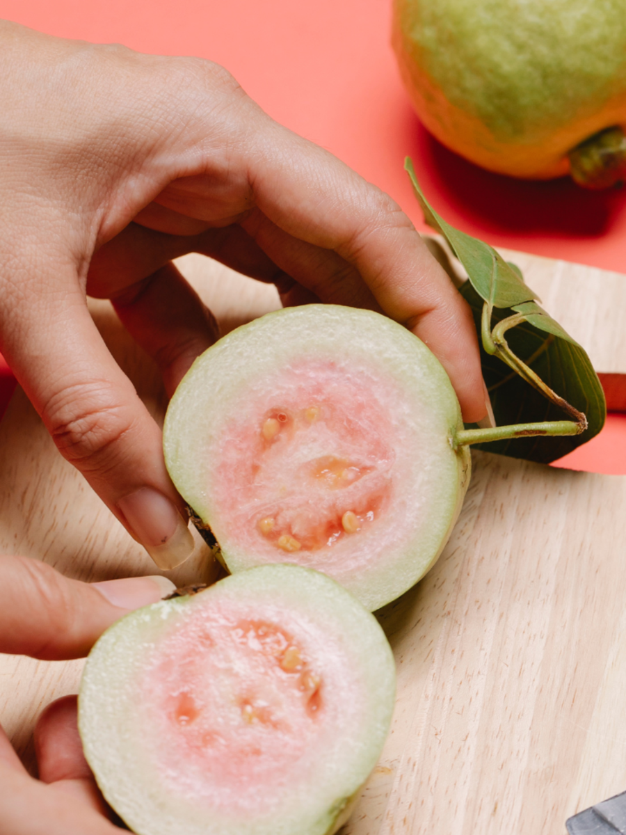 8 benefits of eating 1 guava daily - The Times of India
