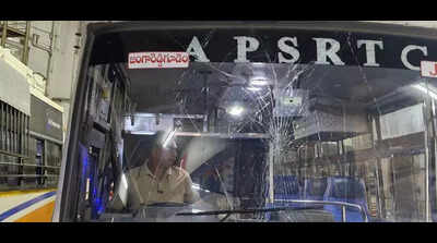 APSRTC bus crashes into pillar at Pandit Nehru Bus Station in Vijayawada