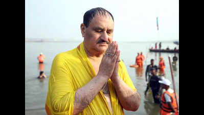 BJP chief Nadda takes dip, prays for public welfare