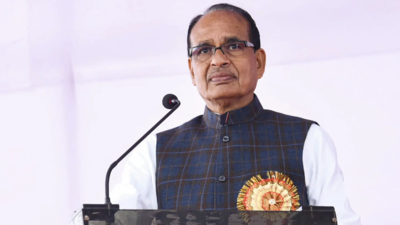 After getting ‘broken seat’, Shivraj Singh Chouhan slams AI for ‘cheating’ passengers