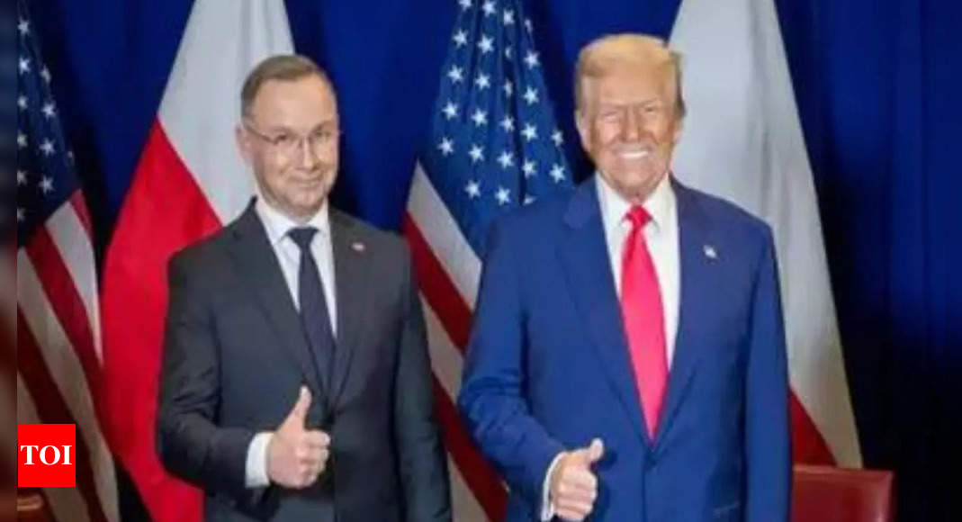 Trump meets Polish President Duda, commends increase in defence budget