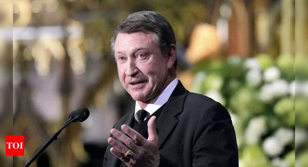 “A traitor”: Wayne Gretzky’s thumbs up to team USA leaves Canadian fans outraged