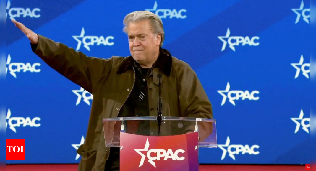 Steve Bannon responds to 'Nazi salute' claims: ‘Just a wave to the crowd’