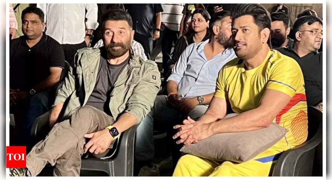 Sunny Deol and MS Dhoni enjoy India vs Pakistan match together in Dubai