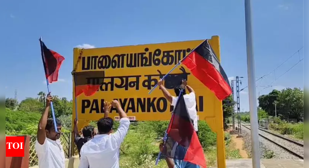 ‘Tamil Vazhga’: Amid NEP row, DMK men deface Hindi names at two railway ...