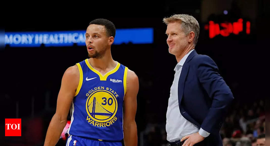 Stephen Curry, Steve Kerr celebrate 4x NBA champion's jersey retirement with touching words