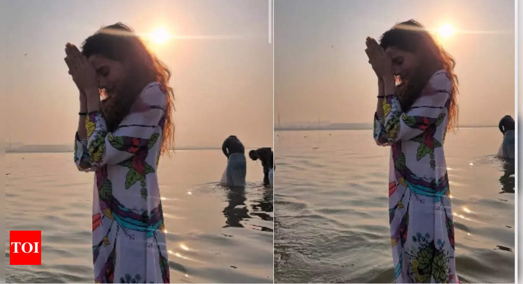 Anupamaa fame Aneri Vajani takes a holy dip at Triveni Sangam, Mahakumbh; calls it a magical experience