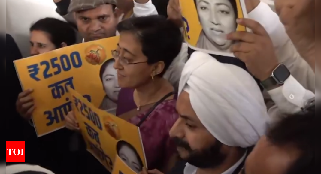 AAP MLAs led by Atishi protest outside CM's office over BJP's promise of Rs 2,500 to women