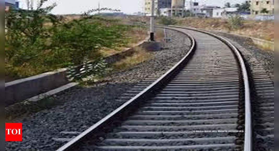 Speeding train hits tractor stuck on track at unmanned level crossing in TN