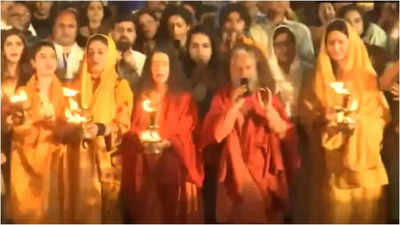 Katrina Kaif, Raveena Tandon and Rasha Thadani perform aarti, attend spiritual bhajan session at Maha Kumbh Mela