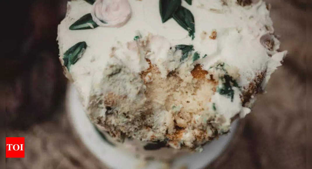 Bride’s sister-in-law destroys wedding cake for ‘fun’—offers neither apology nor reimbursement