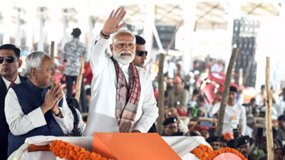 Ahead of Bihar polls, PM Modi reaches out to tillers with PM-Kisan