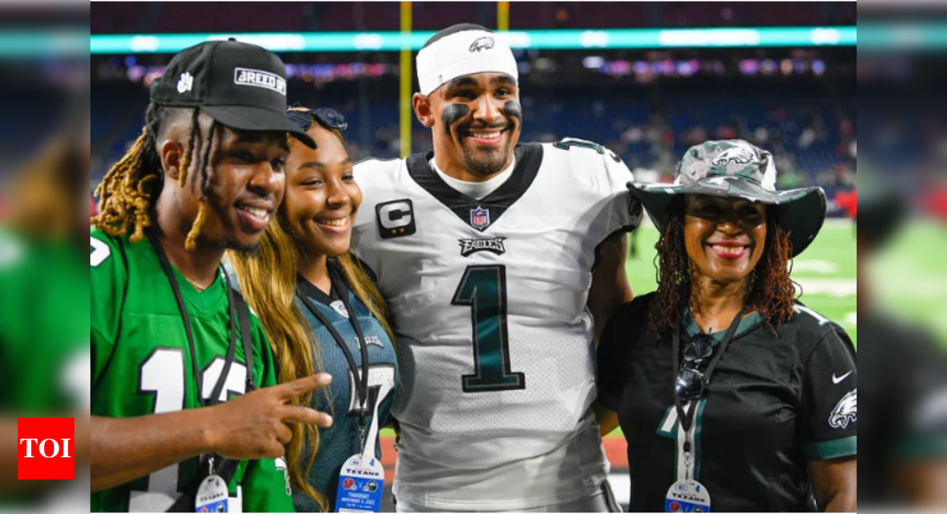 An Eagles’ Fan Bark at Jalen Hurts in Public — His Priceless Reaction Goes Viral