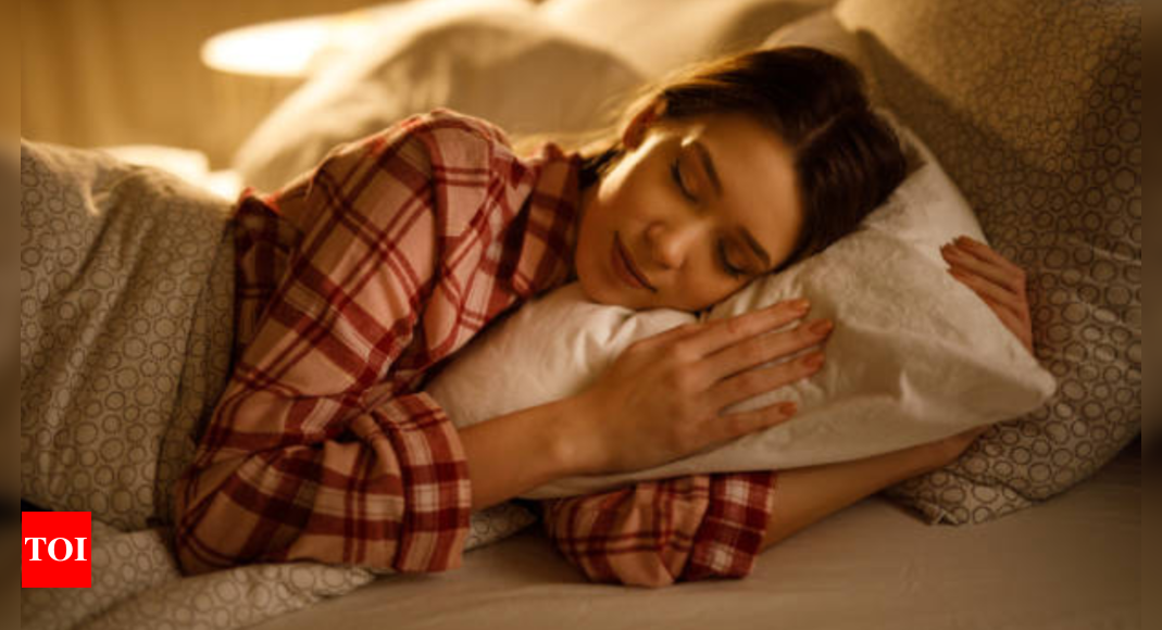 Is sleeping without a pillow good or bad for your spine?