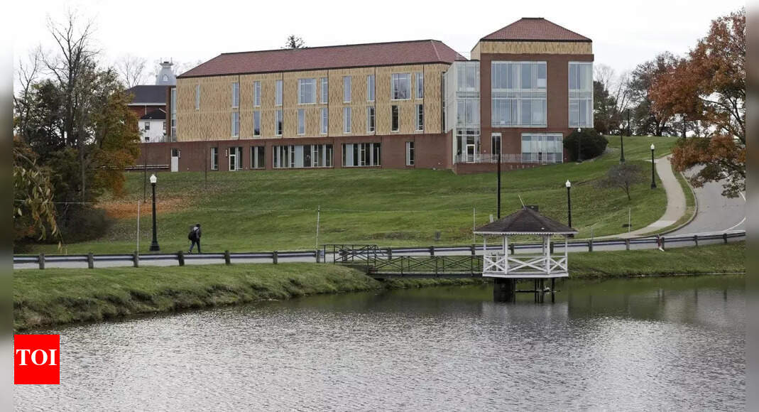 Officials investigating a possible shooting at Ohio college say report was a misunderstanding