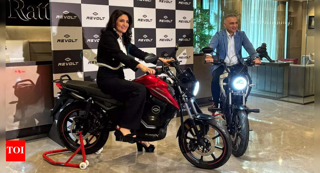 रिव्होल्ट आरव्ही ब्लेझेक्स ई-मोटरसायकल 1.15 लाख रुपये येथे लाँच केले: प्रति शुल्क 150 किमी श्रेणी!