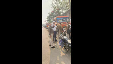 JSR traffic police launch drive against illegal parking