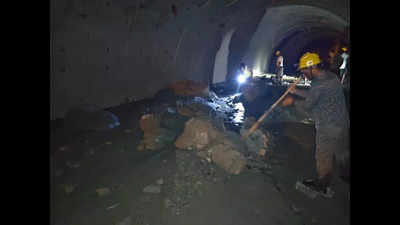 Breakthrough in tunnel rescue op as teams reach collapsed roof’s final point