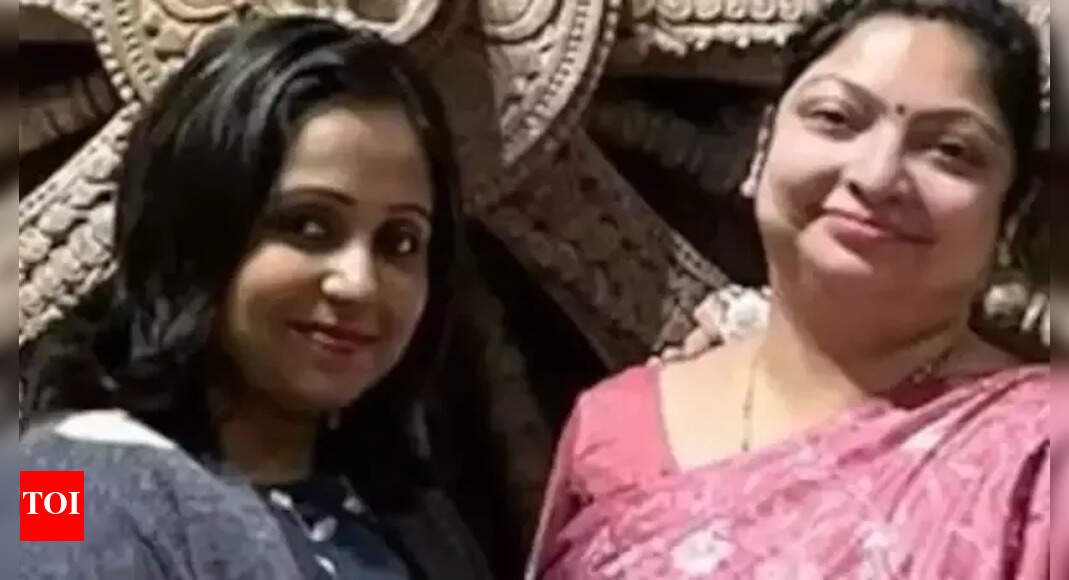 Kolkata Family Murder: Cops puzzle over who killed 3 women in Tangra ...