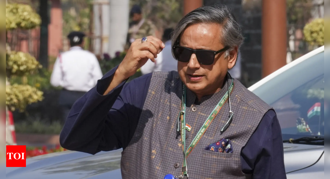 Congress at crossroads: Why ignoring Shashi Tharoor is not an option