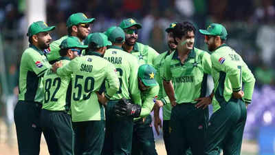 Imran Khan laments Pakistan's early exit from Champions Trophy