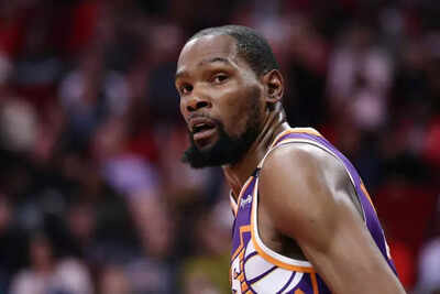 Brian Windhorst gives explosive remark on Kevin Durant’s future with Phoenix Suns: "They're gonna trade him and he knows that"