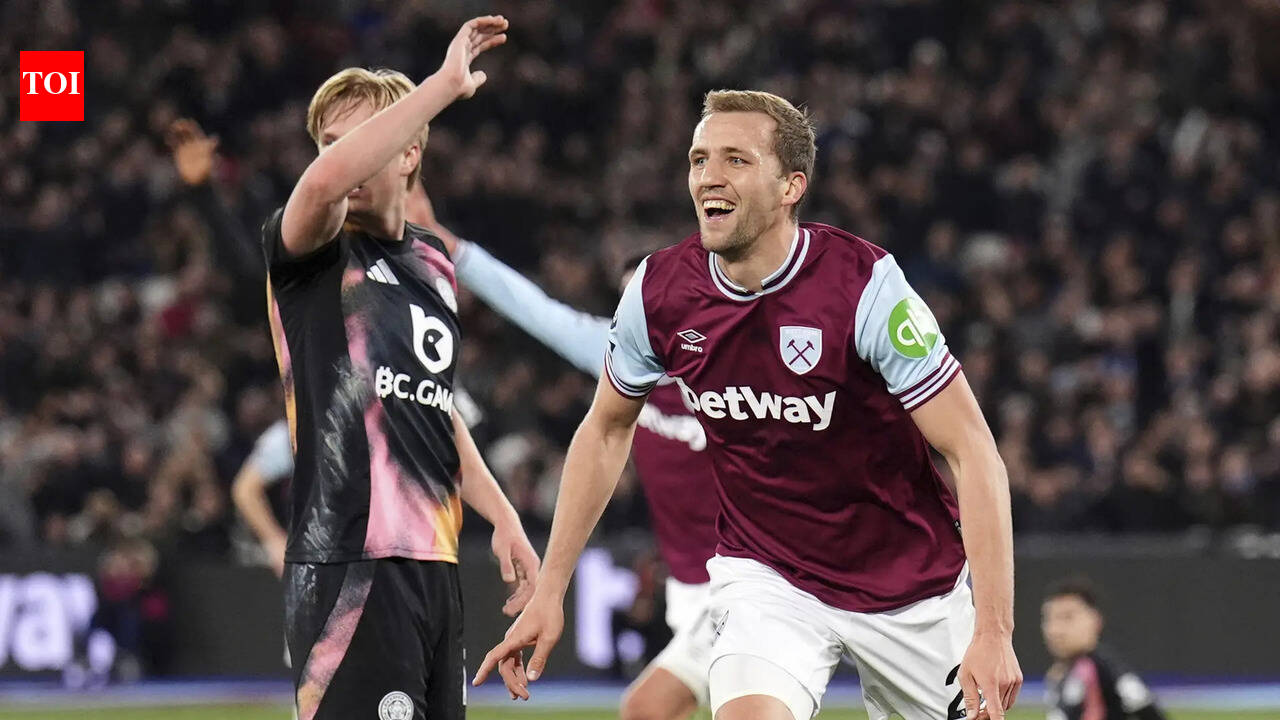 Premier League: West Ham secure 2-0 victory over Leicester, pushing