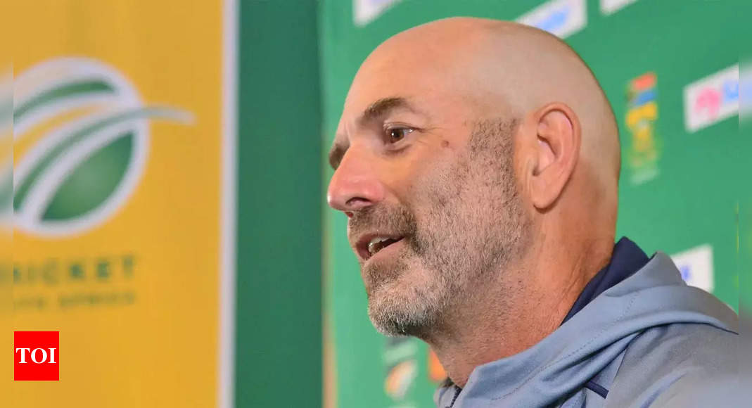 Champions Trophy: South Africa coach Rob Walter cautious of wounded England