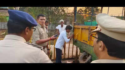 Shivamogga SP launches reflector sticker campaign to curb accidents