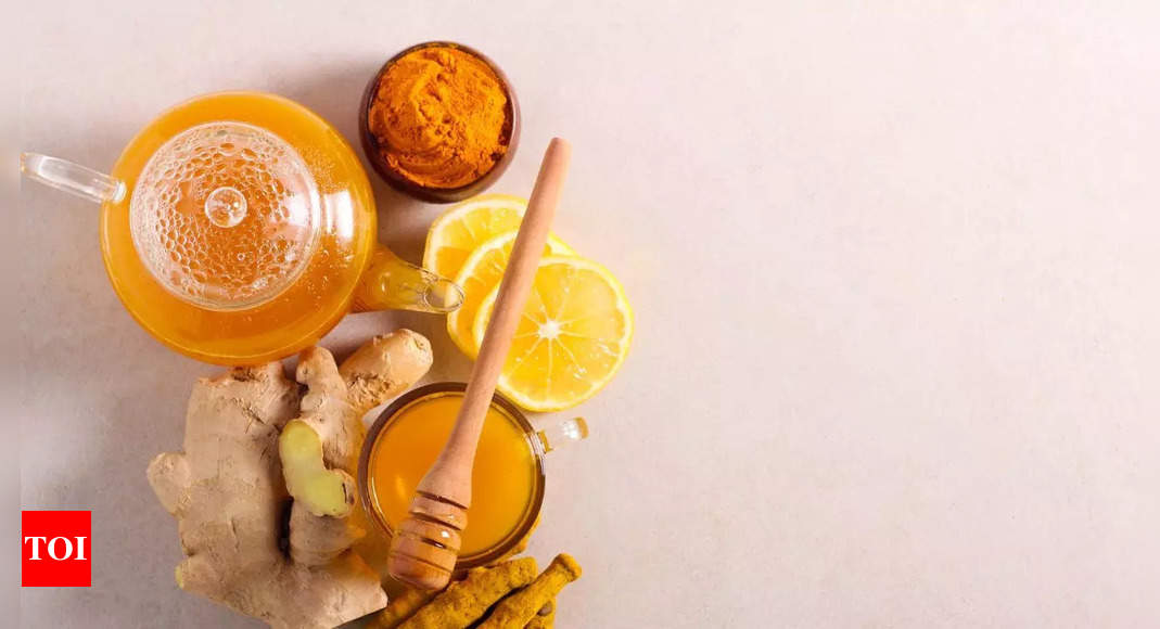 4 Raw turmeric drinks that can revive fatty liver