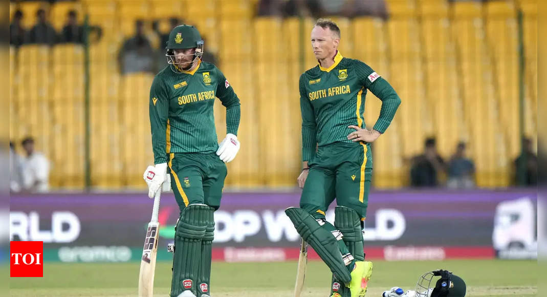 Champions Trophy Live: Van der Dussen, Klaasen steady in 180 chase