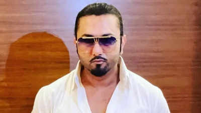 Yo Yo Honey Singh opens up on lifestyle changes, takes a dig at YouTubers: ‘Maine daaru chorr di hai, sirf pani pi raha hoon’