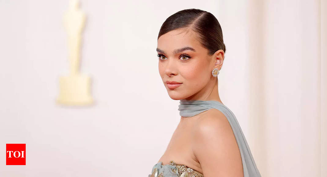 Hailee Steinfeld receives 