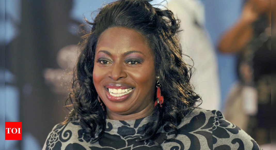 Grammy-nominated R&B singer Angie Stone dies in car crash at 63