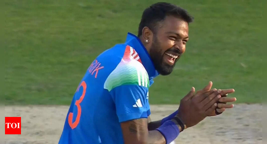 IND vs NZ Live: Hardik Pandya strikes, Rachin Ravindra falls