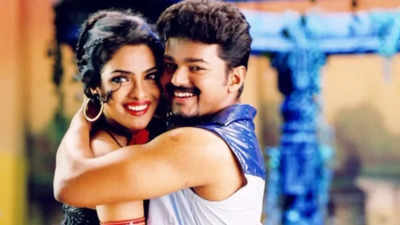 Priyanka Chopra’s mother Madhu Chopra reveals Thalapathy Vijay was really patient with her on 'Thamizhan' set: 'She only did it because her father...'