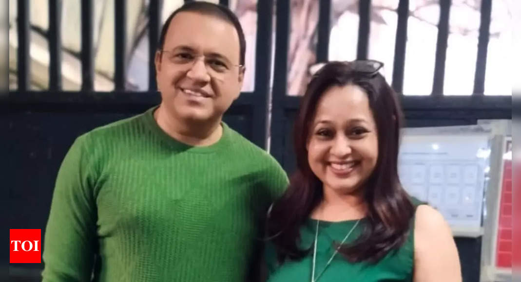 Taarak Mehta’s Mandar Chandwadkar and Sonalika Joshi aka Mr and Mrs. Bhide twin in green; write why they are called the ‘evergreen’ couple