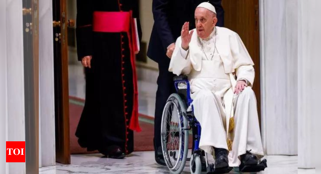 Pope didn't need any mechanical ventilation on Sunday after respiratory crisis Friday, Vatican says