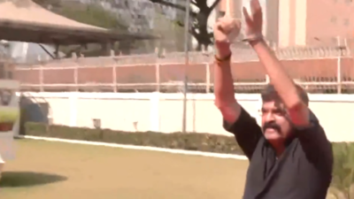 Watch: Jitendra Ahwad protests against US deportations wearing handcuffs