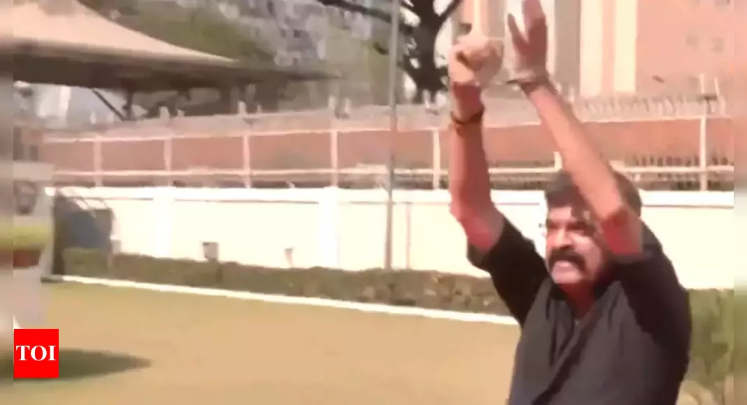 Watch: Jitendra Ahwad protests against US deportations wearing handcuffs