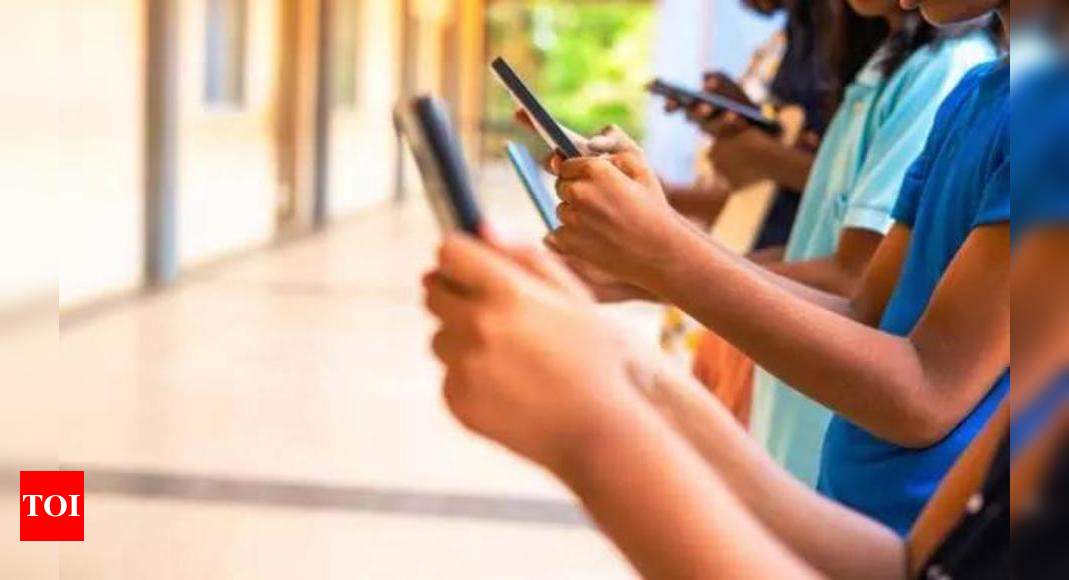 Delhi HC says blanket ban on smartphones in school not practical; lay out these guidelines