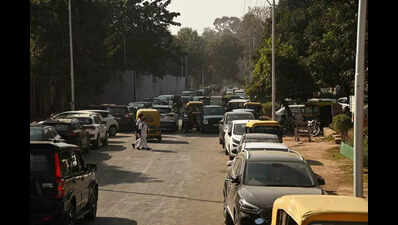 30,000 vehicles versus 2,800 slots: Traffic surge leaves PGI patients, visitors frustrated
