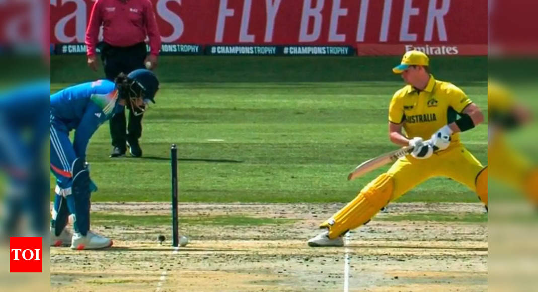 Lucky escape! Ball hits the stumps but Steve Smith survives - Watch