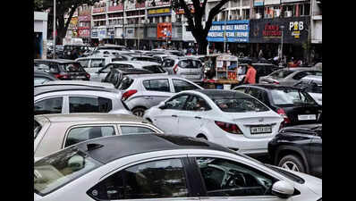 Parking chaos grips city: Commuters struggle, MC loses revenue