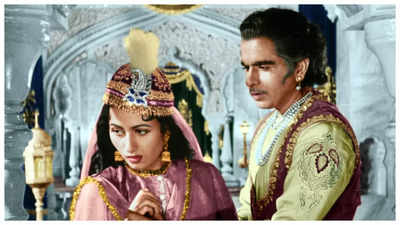 Did you know Dilip Kumar SLAPPED Madhubala on sets of Mughal-e-Azam with full force after their break-up?