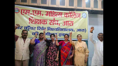 VKSU teachers launch agitation, demand payment of pending salaries